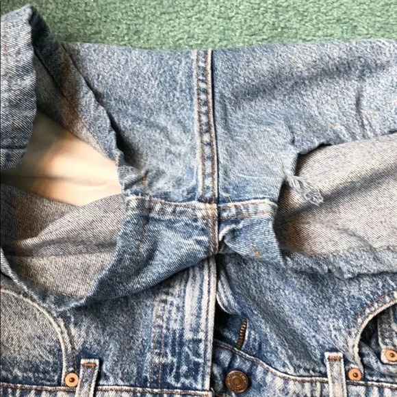 Levi’s High-Waisted Stonewashed Denim Short Size 31 - Picture 6 of 9